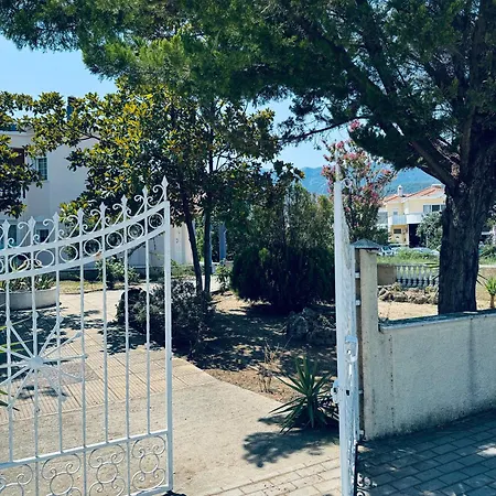 Ваканционна къща Maria'S Villa Лименас